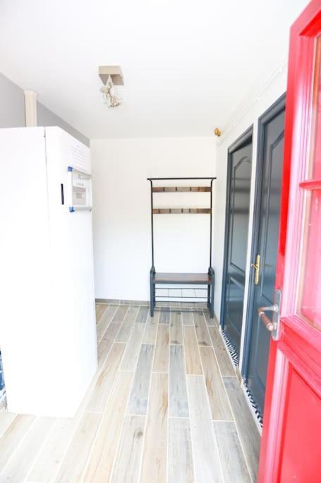 F3 80 M2 Longere Plain Pied Au Centre Auxonne. Villa Exterior photo