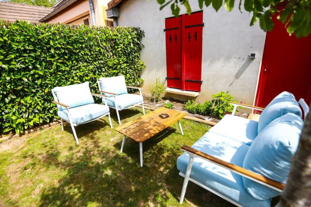 F3 80 M2 Longere Plain Pied Au Centre Auxonne. Villa Exterior photo