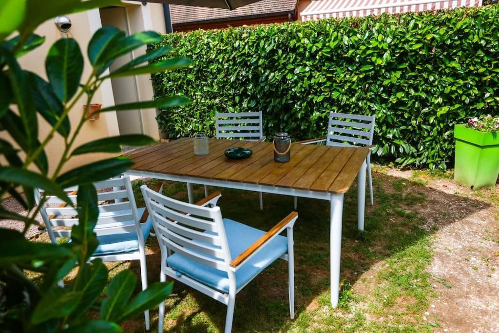 F3 80 M2 Longere Plain Pied Au Centre Auxonne. Villa Exterior photo